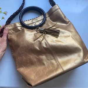 ALFANI LEATHER Gorgeous Golden Leather Shoulder Bag Fringe Detail Magnet Closure